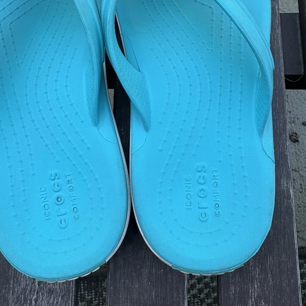 Crocs Kids J2 Blue Flip Flop Sandals Beach Pool Summer Lightweight Comfort
